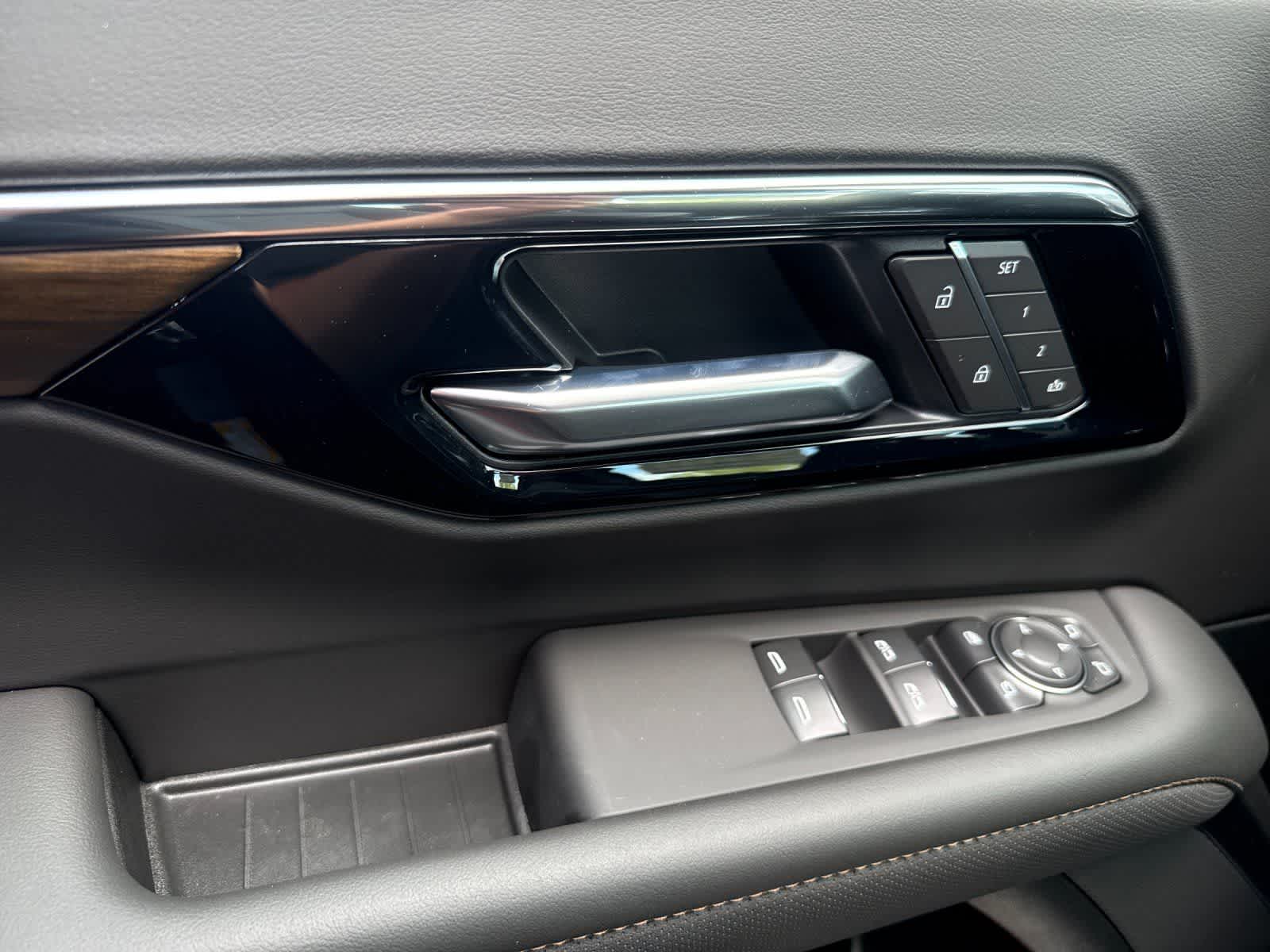 Thumbnail: 2026 Chevrolet Tahoe - 12
