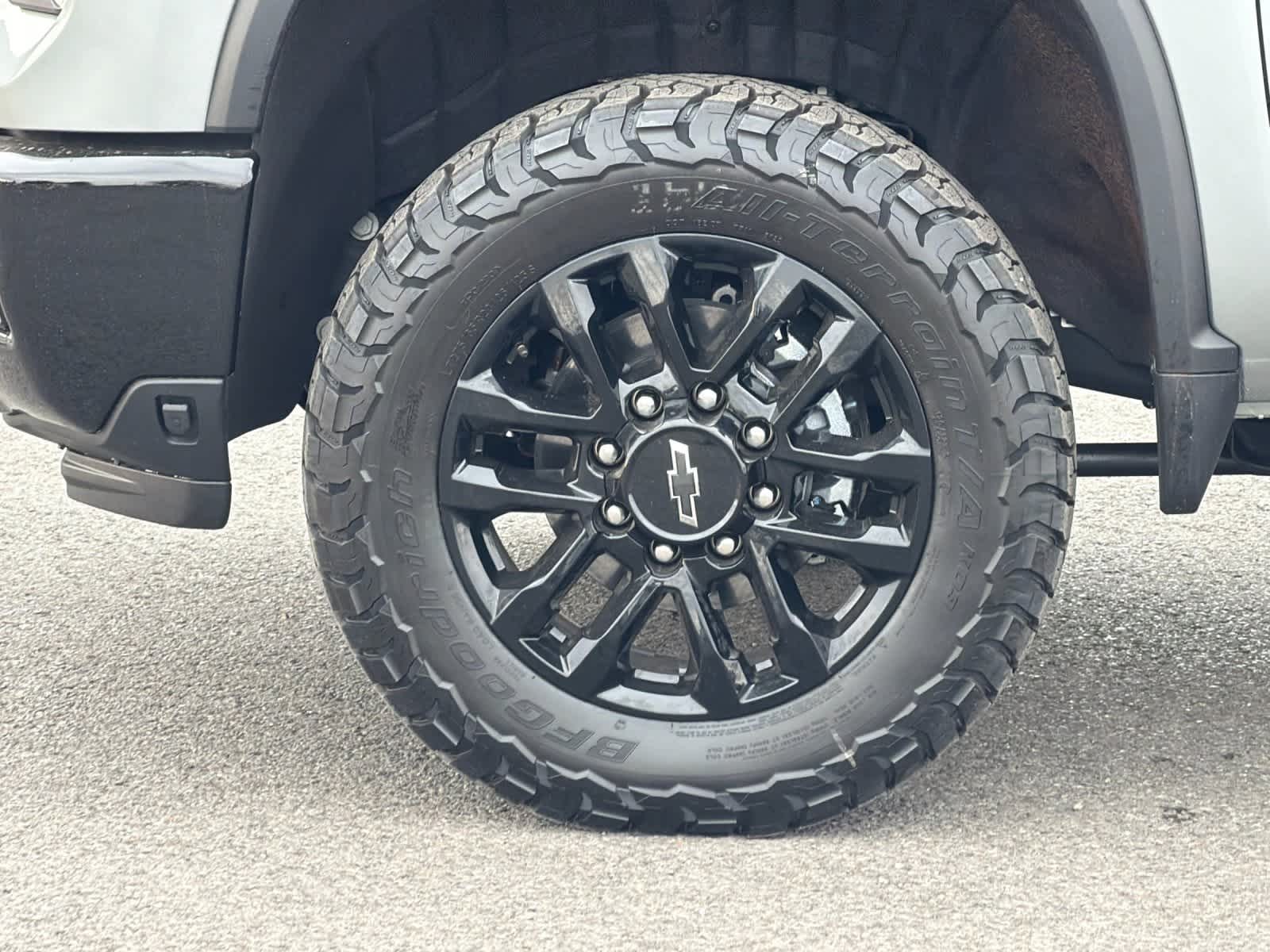 Thumbnail: 2026 Chevrolet Silverado 3500 - 26