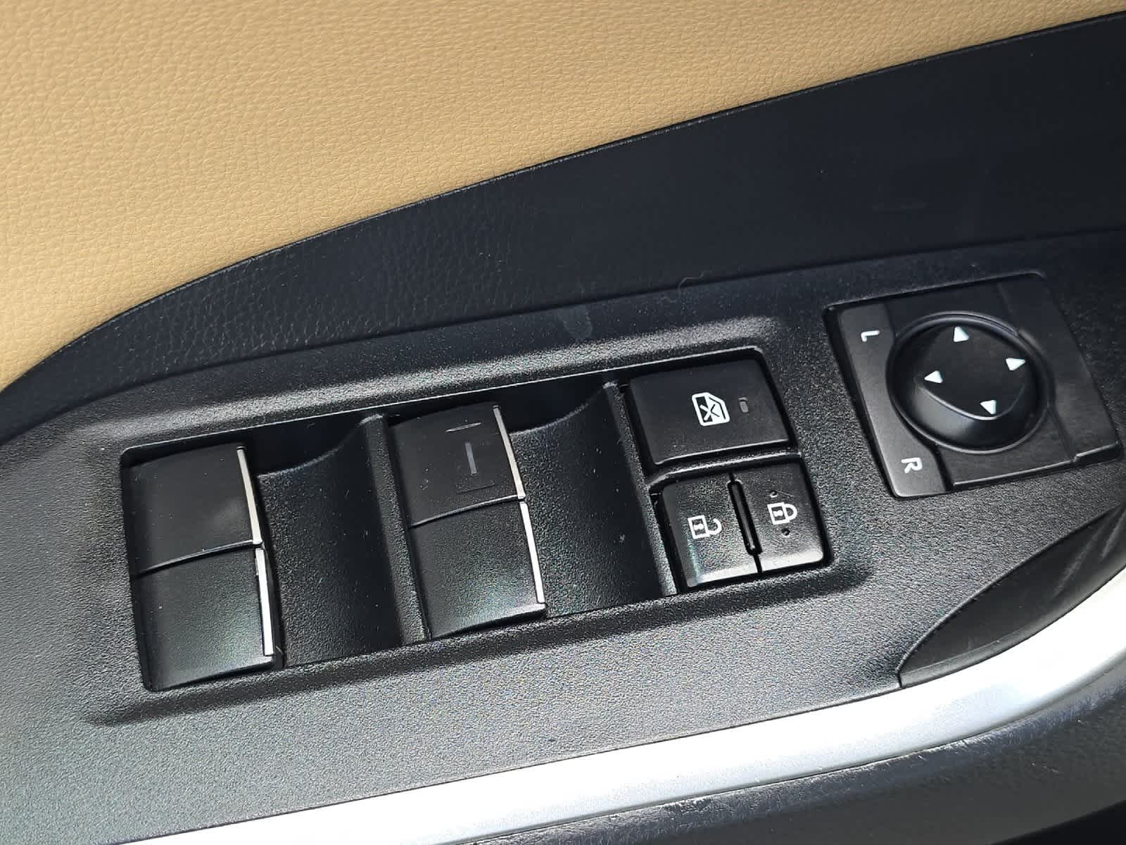 Thumbnail: 2021 Toyota RAV4 - 13