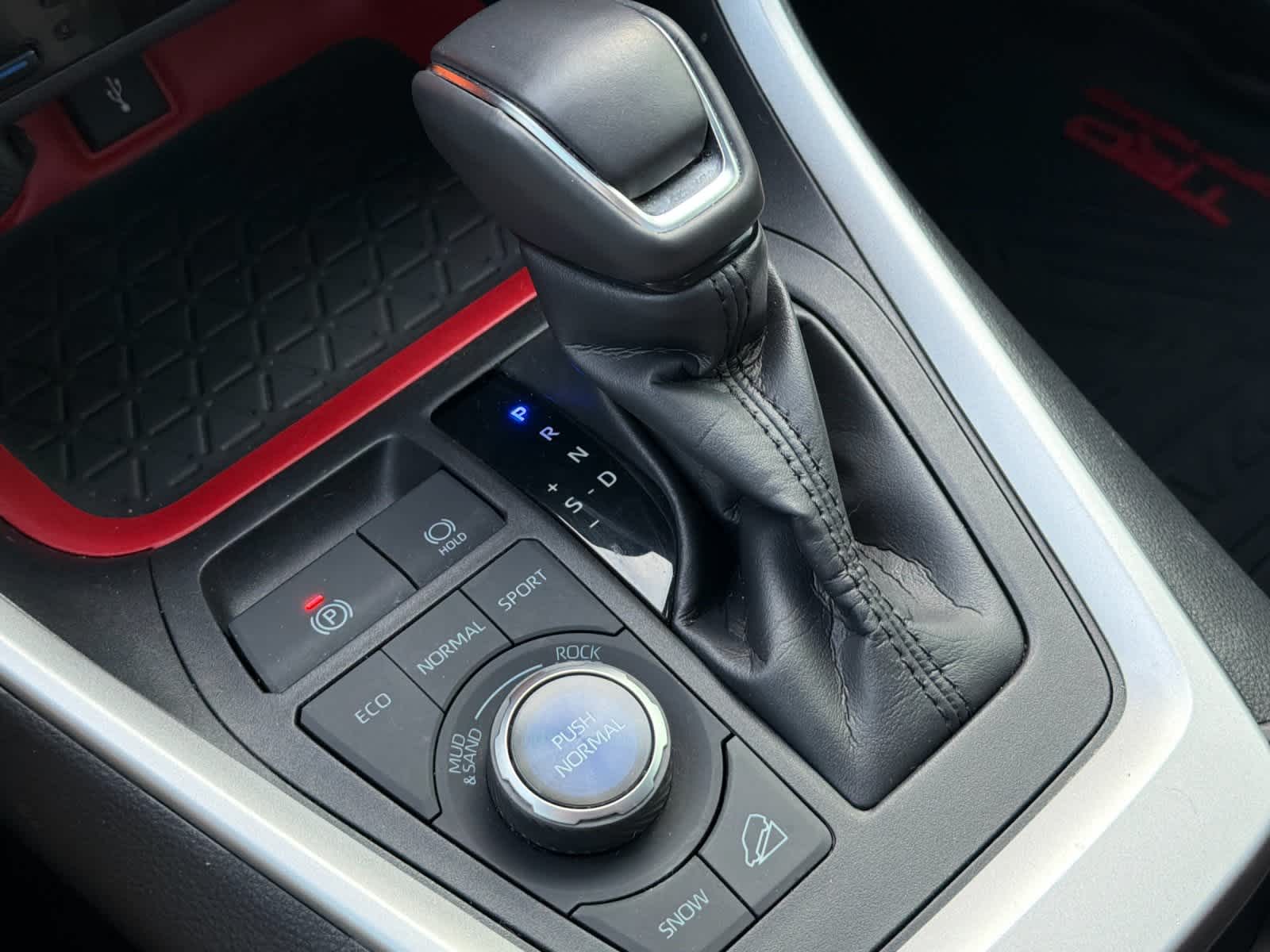 Thumbnail: 2020 Toyota RAV4 - 21