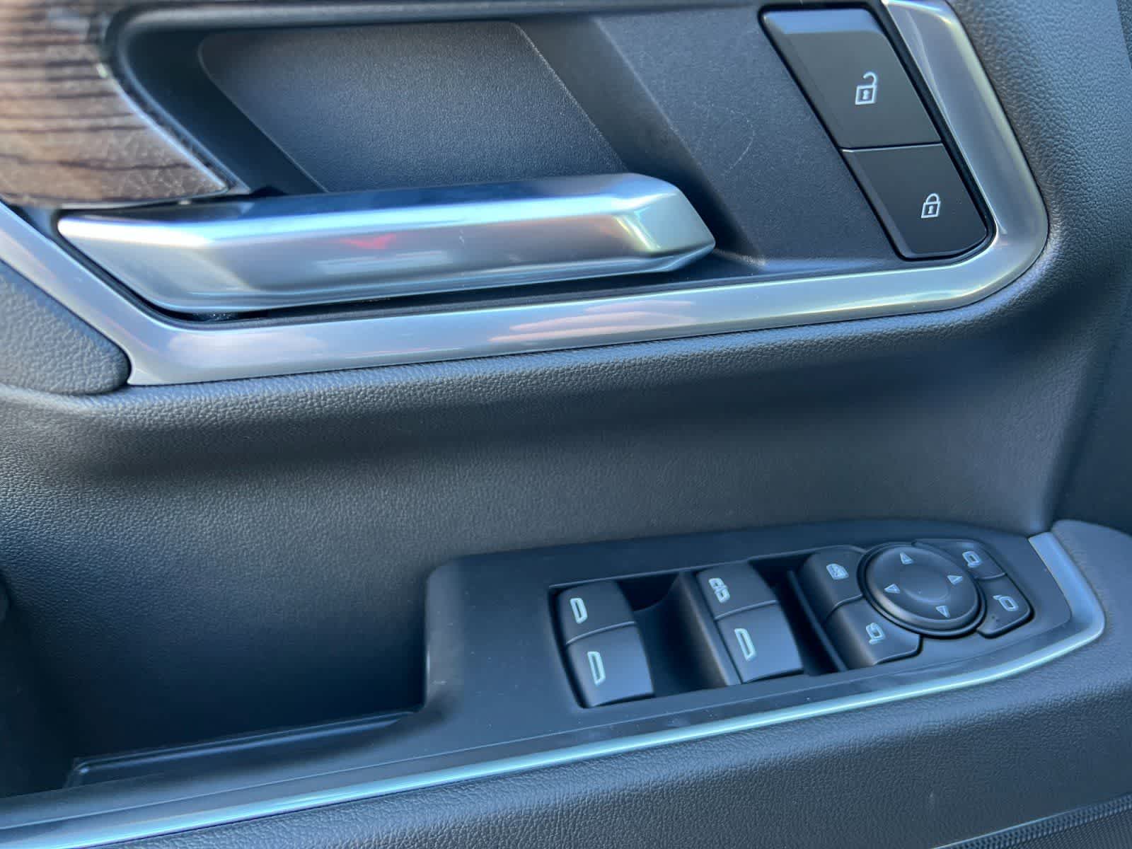 Thumbnail: 2026 Chevrolet Silverado 3500 - 12