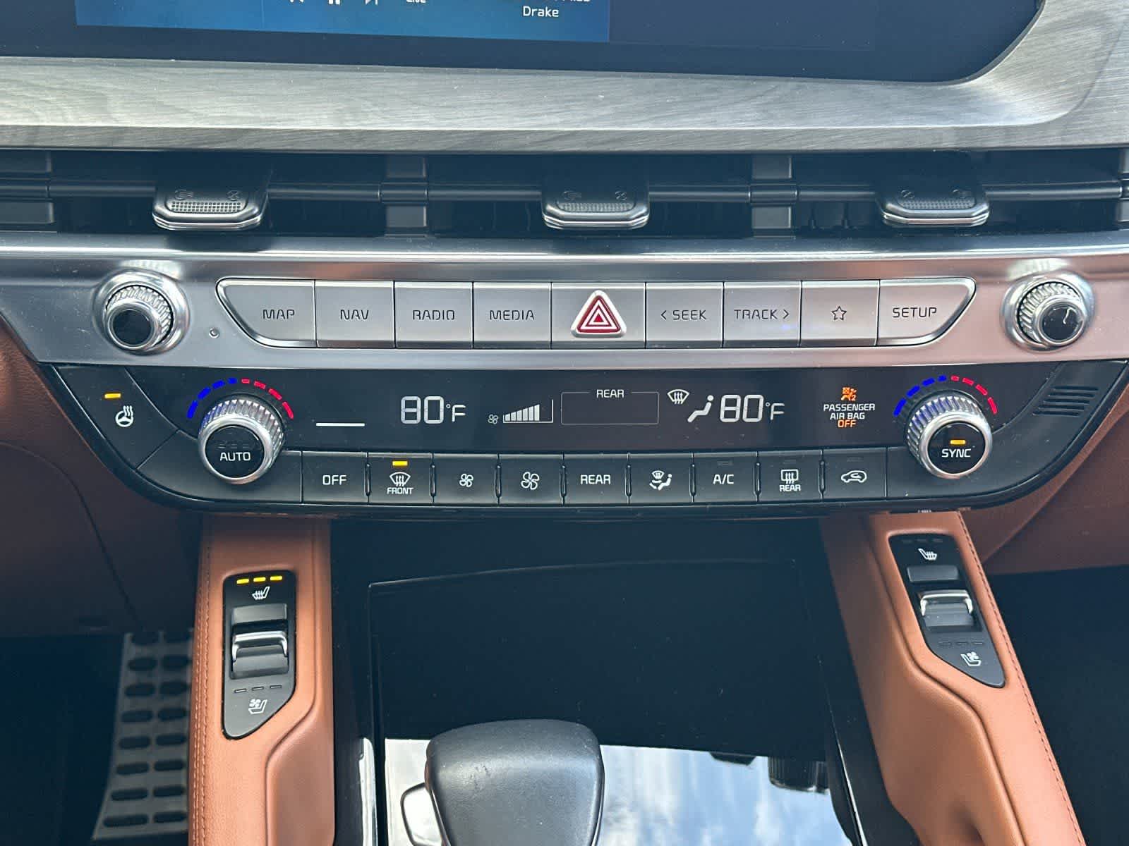 Thumbnail: 2023 Kia Telluride - 22