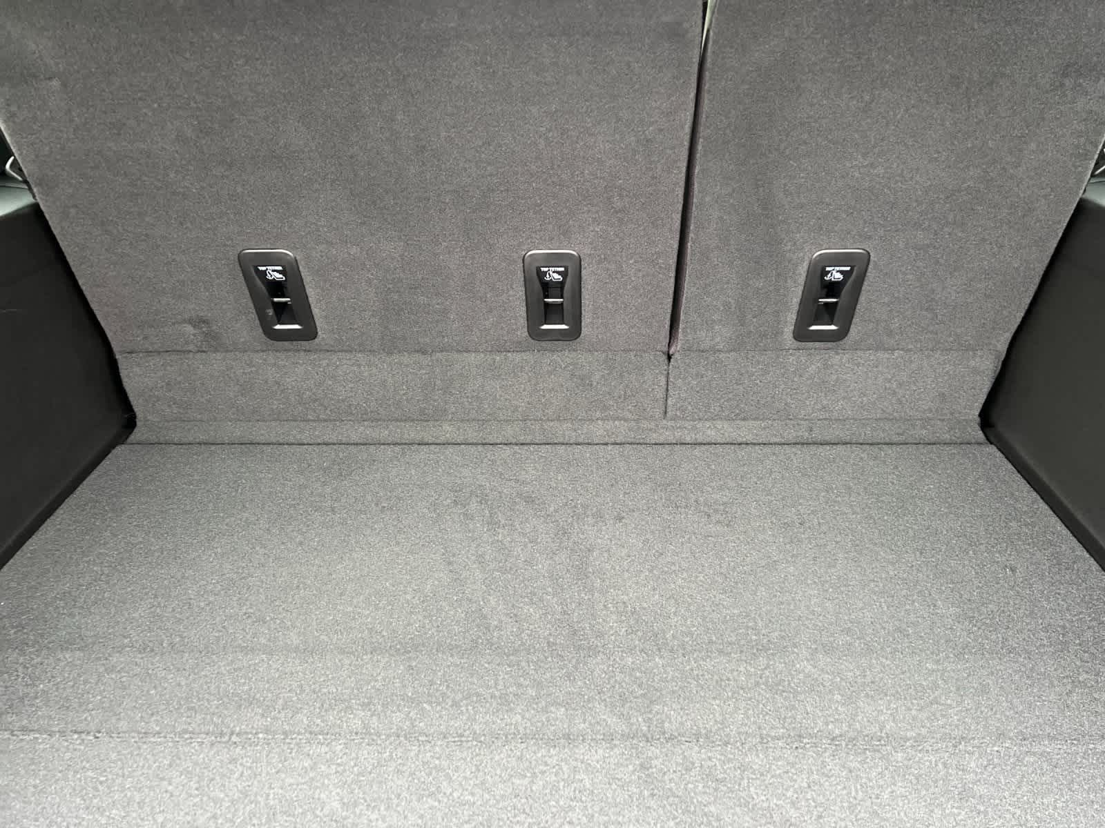 Thumbnail: 2026 Chevrolet Suburban - 15