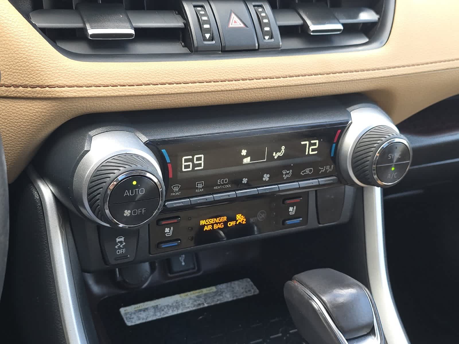 Thumbnail: 2021 Toyota RAV4 - 20