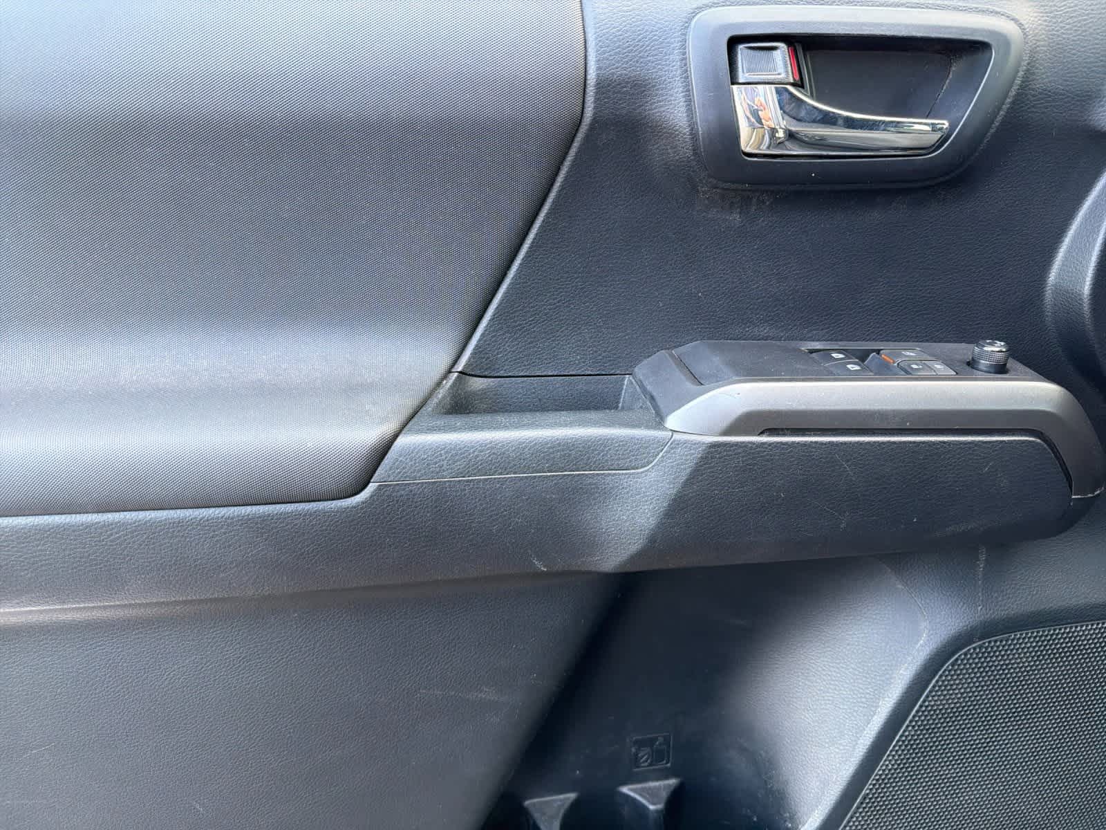 Thumbnail: 2019 Toyota Tacoma - 12