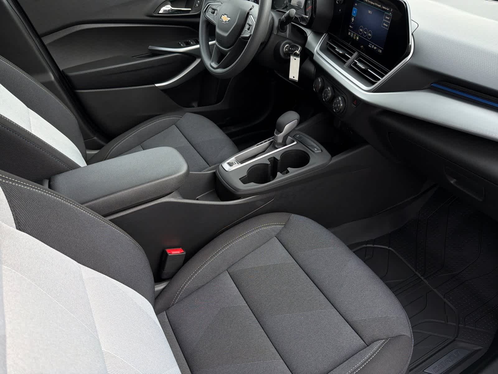 Thumbnail: 2026 Chevrolet Trax - 16