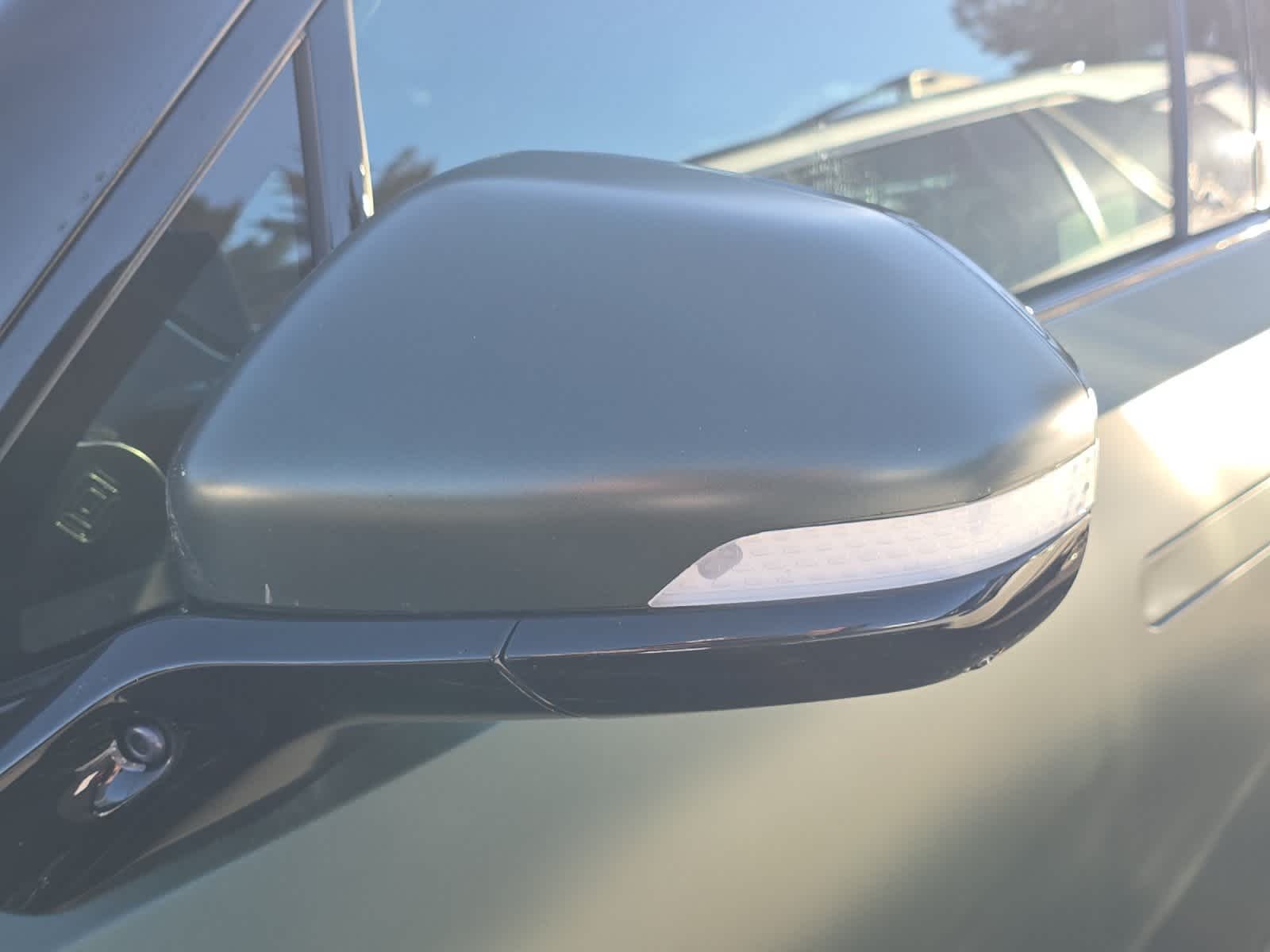 Thumbnail: 2022 Rivian R1T - 8