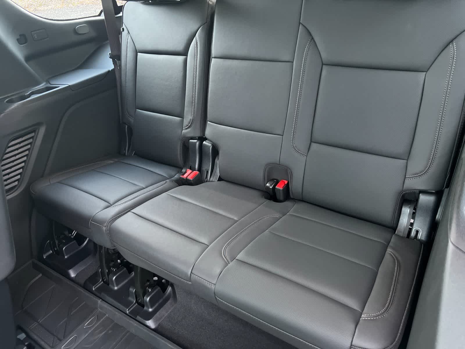 Thumbnail: 2026 Chevrolet Tahoe - 15