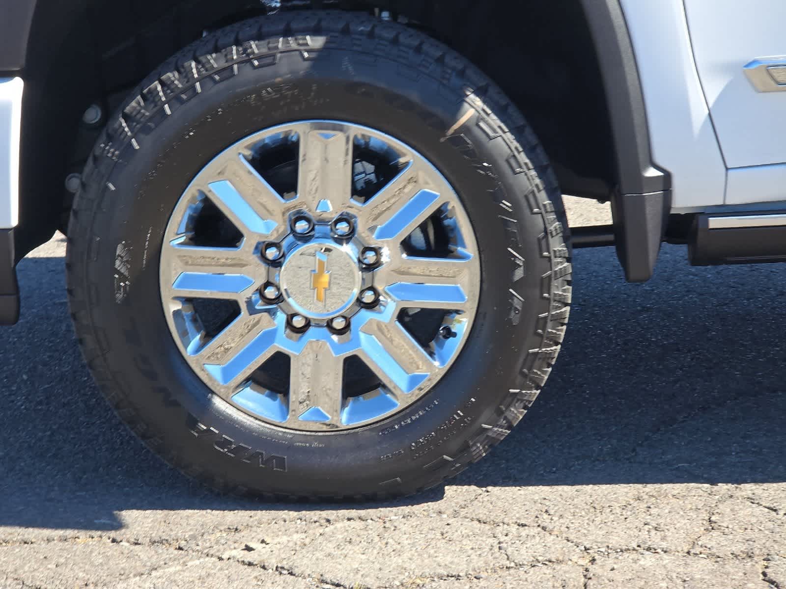 Thumbnail: 2026 Chevrolet Silverado 3500 - 25