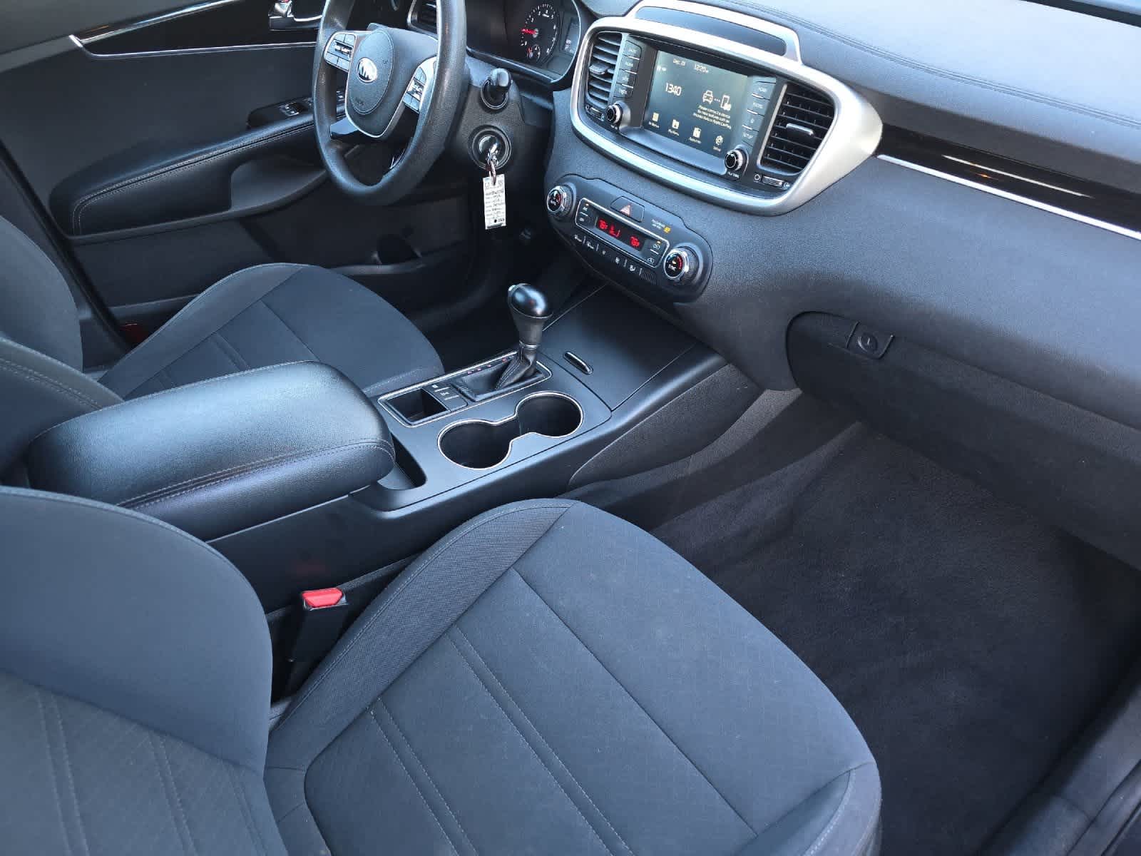 Thumbnail: 2019 Kia Sorento - 17