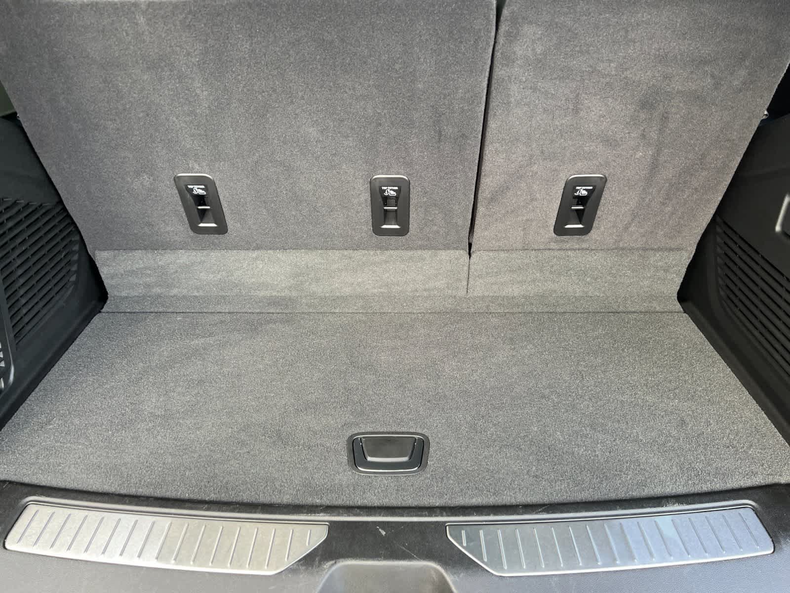 Thumbnail: 2024 Chevrolet Tahoe - 16