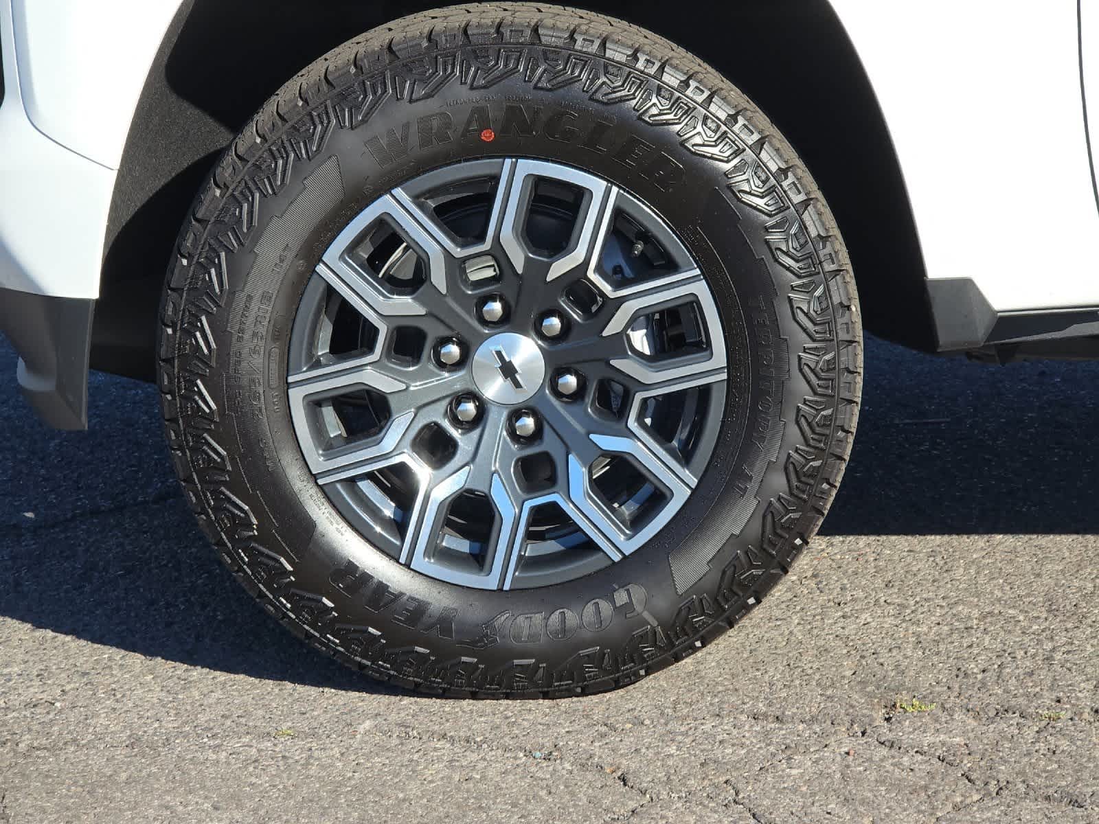 Thumbnail: 2026 Chevrolet Colorado - 25