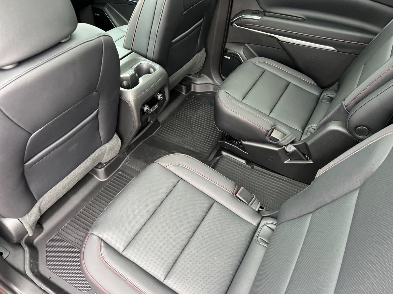 Thumbnail: 2026 Chevrolet Traverse - 4