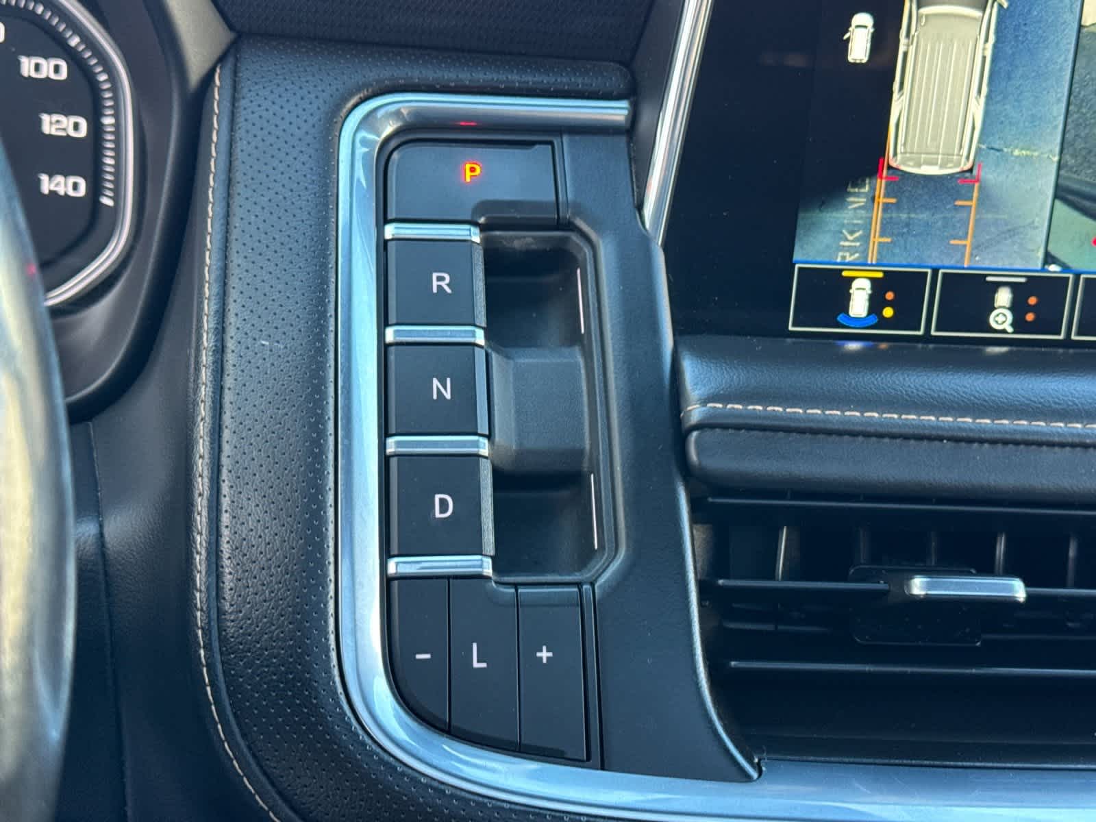 Thumbnail: 2021 GMC Yukon XL - 23