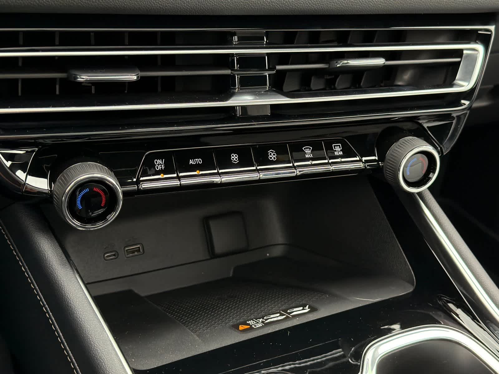 Thumbnail: 2026 Chevrolet Traverse - 22