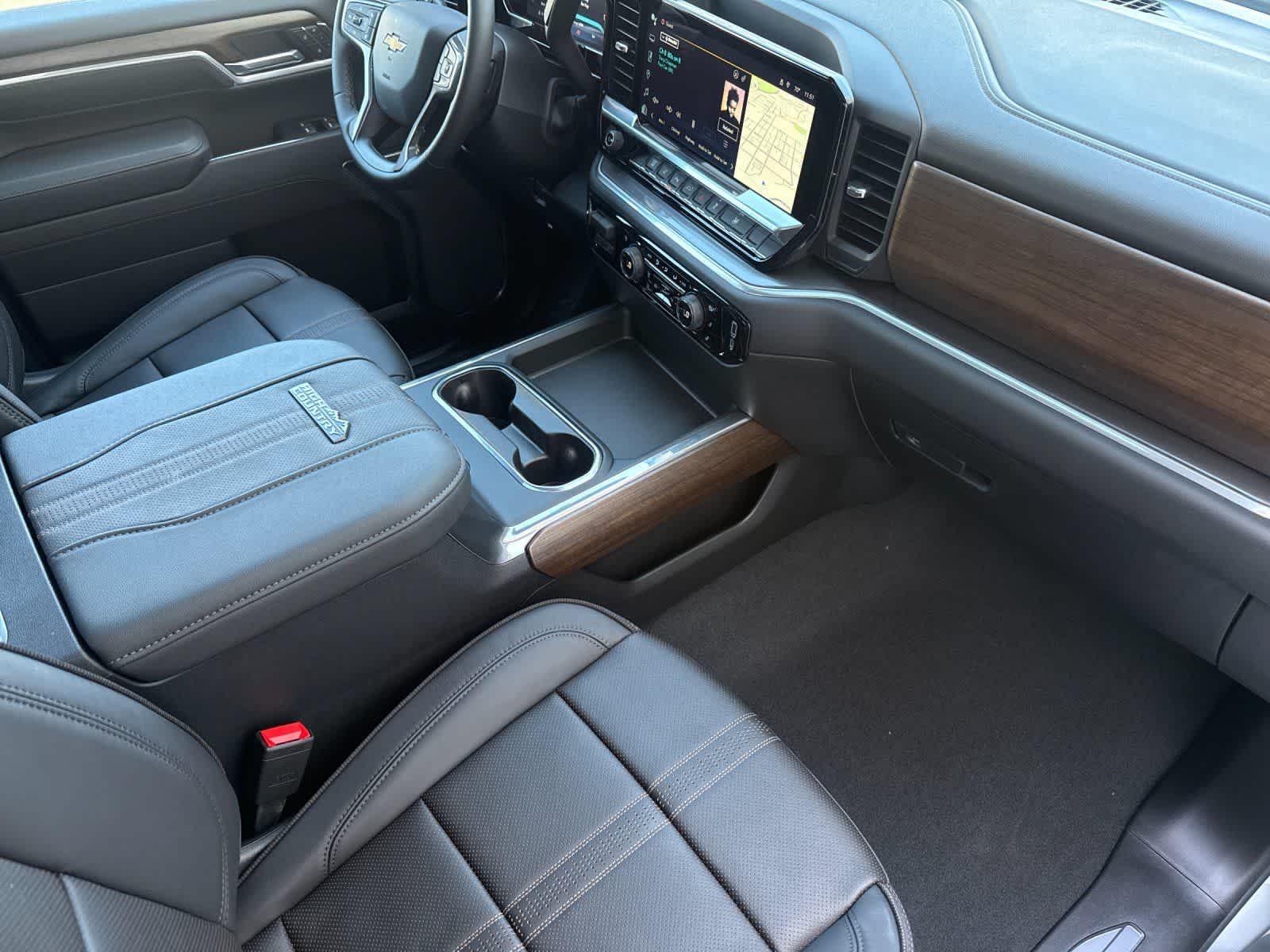 Thumbnail: 2026 Chevrolet Silverado 3500 - 15