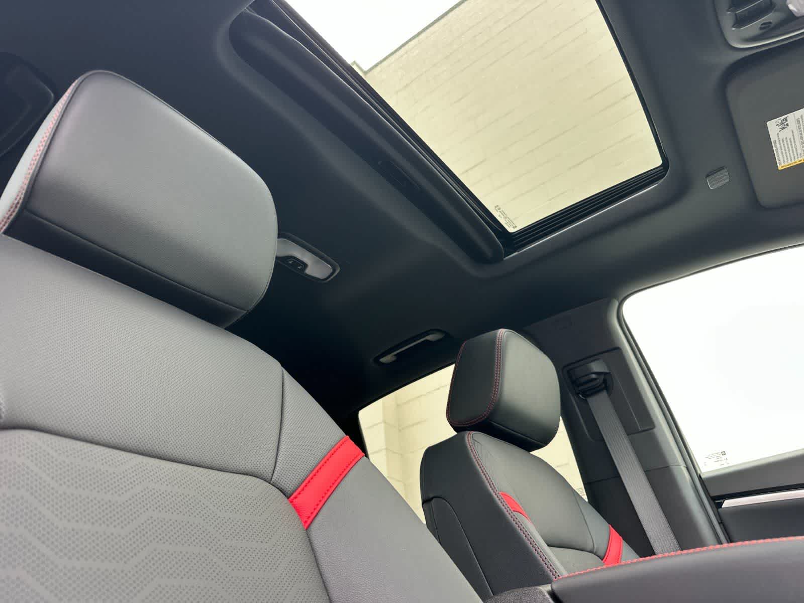 Thumbnail: 2026 Chevrolet Colorado - 16