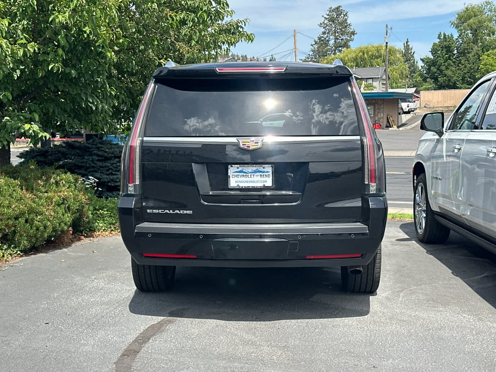 Thumbnail: 2016 Cadillac Escalade - 4