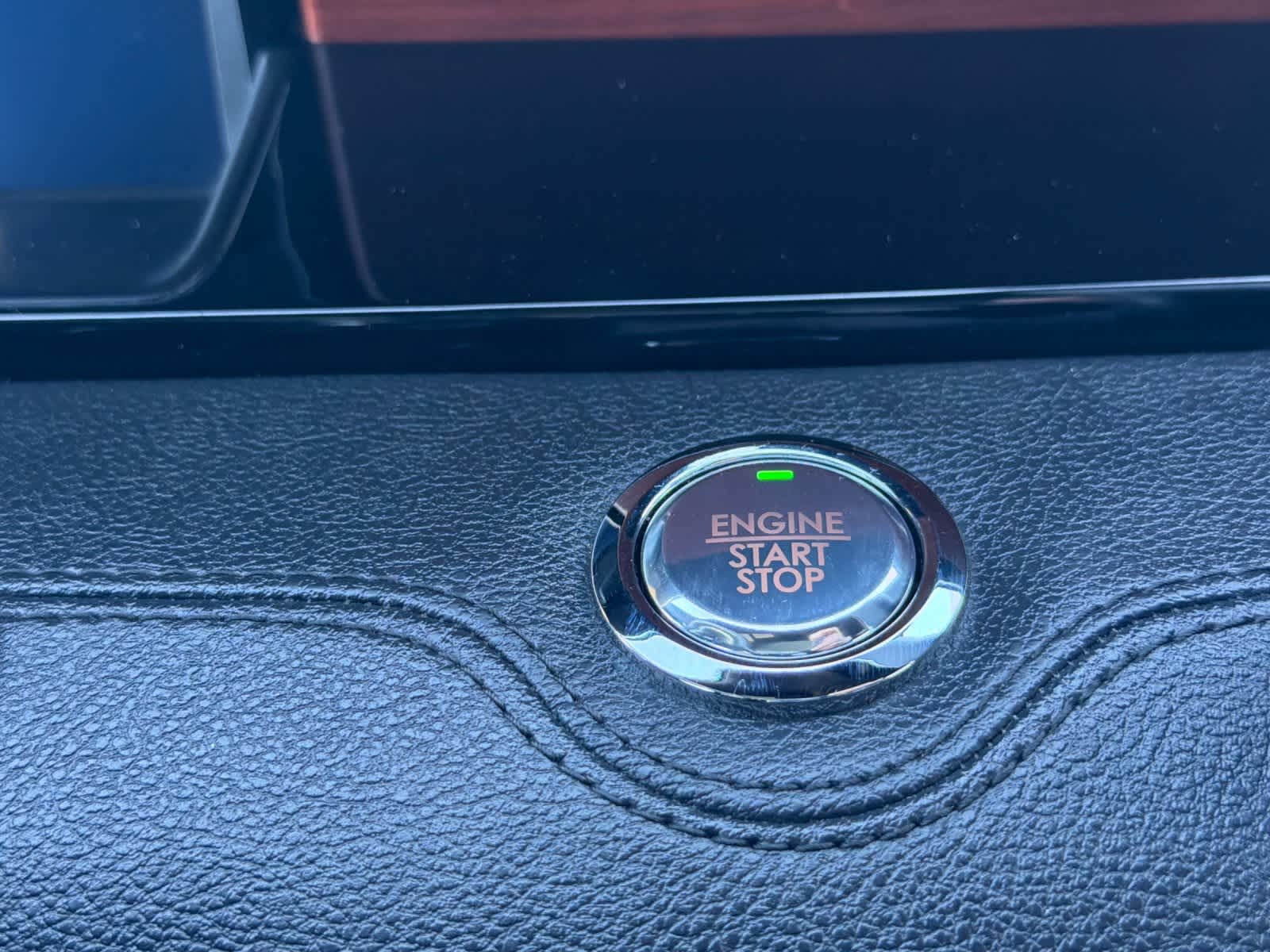 Thumbnail: 2022 Lincoln Navigator - 25