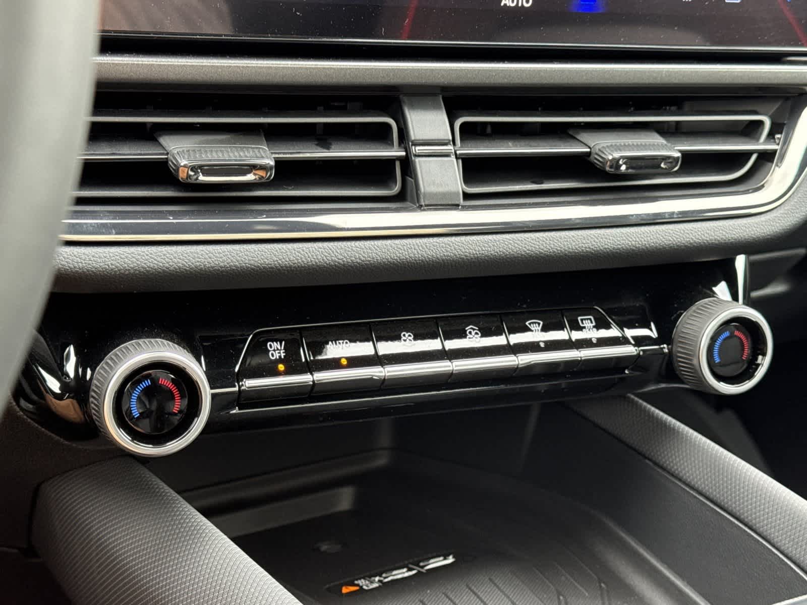 Thumbnail: 2026 Chevrolet Equinox - 21