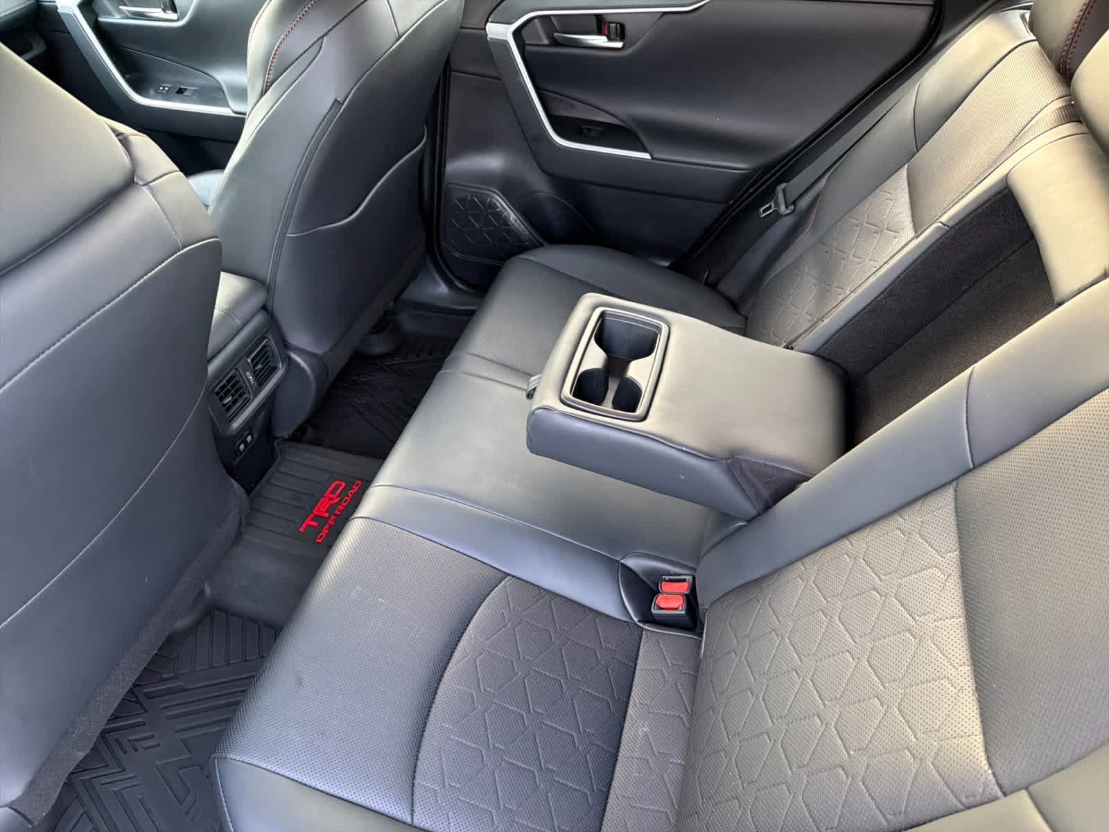 Thumbnail: 2020 Toyota RAV4 - 4