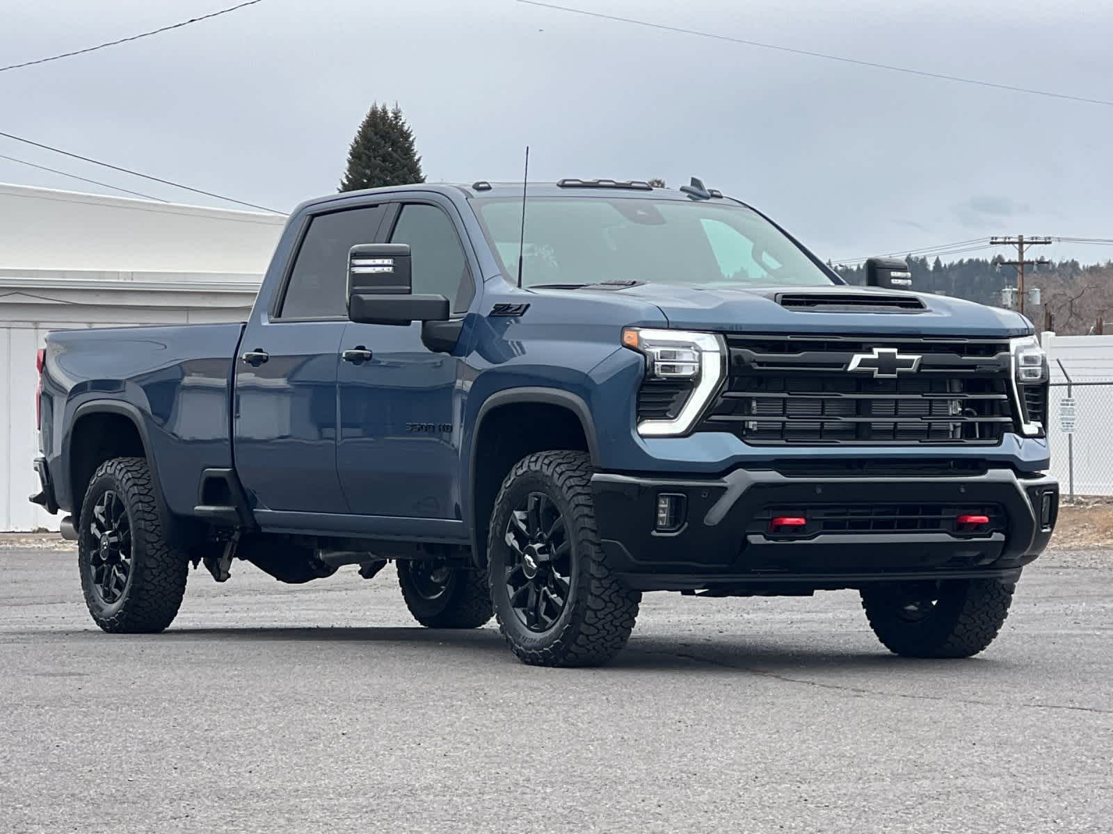 Thumbnail: 2026 Chevrolet Silverado 3500 - 9