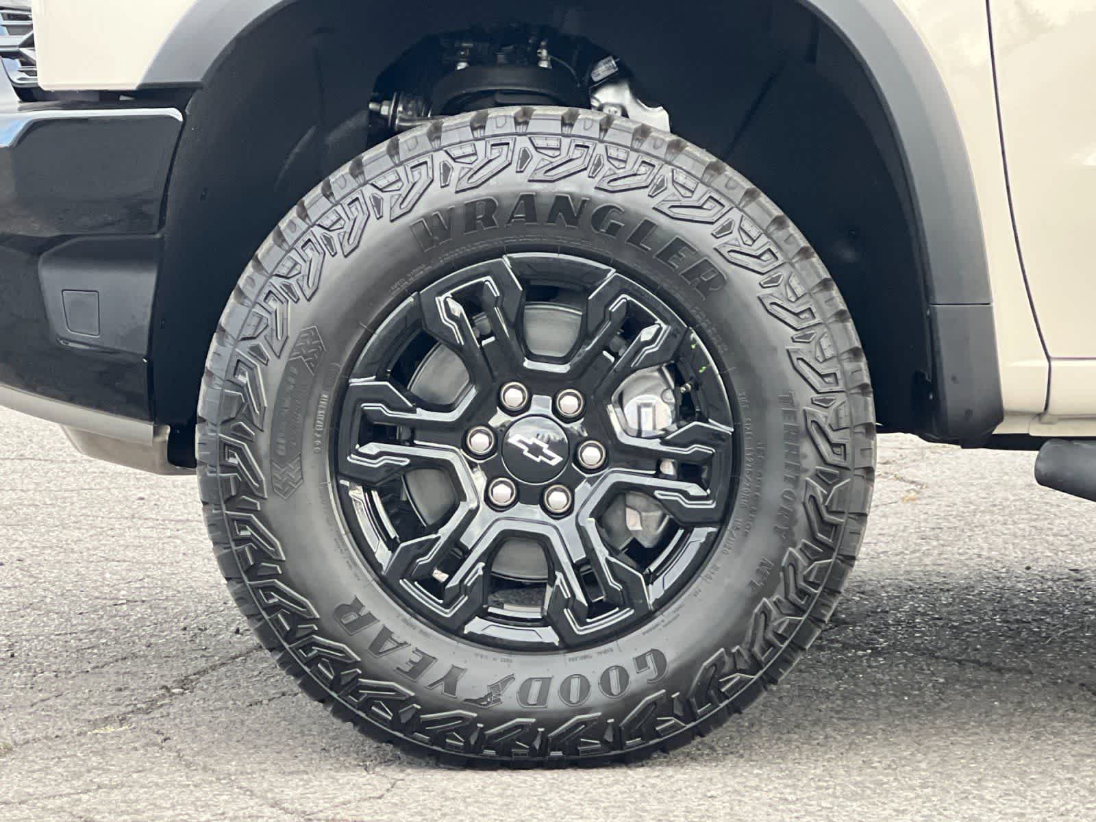 Thumbnail: 2026 Chevrolet Silverado 1500 - 26