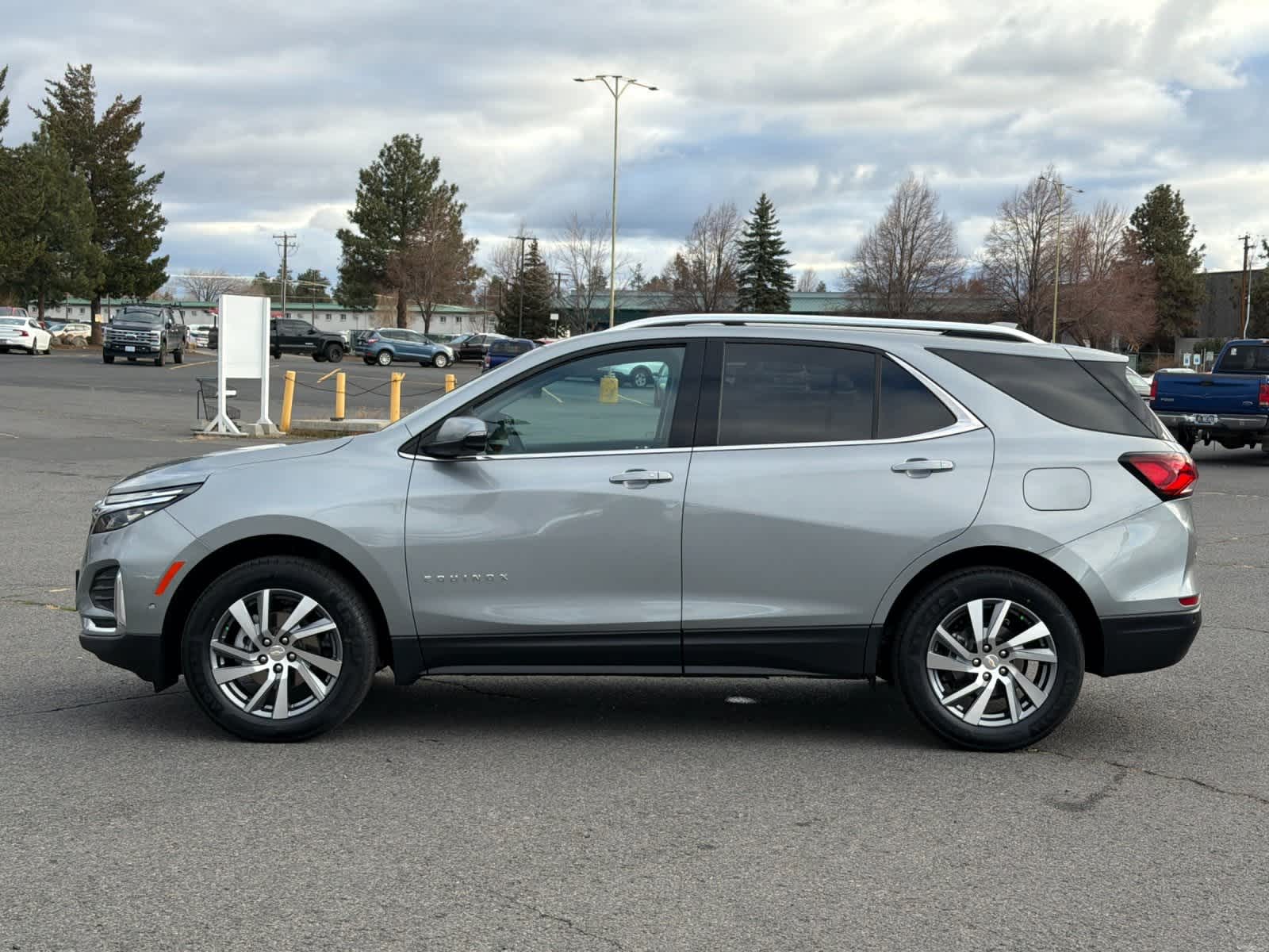 Thumbnail: 2023 Chevrolet Equinox - 5