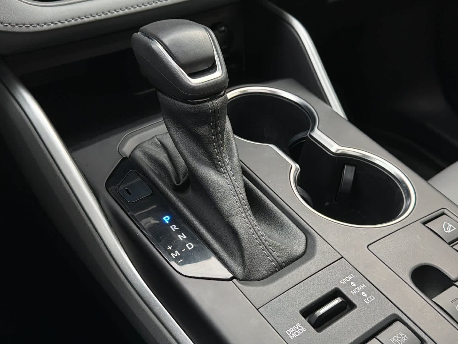 Thumbnail: 2023 Toyota Highlander - 22