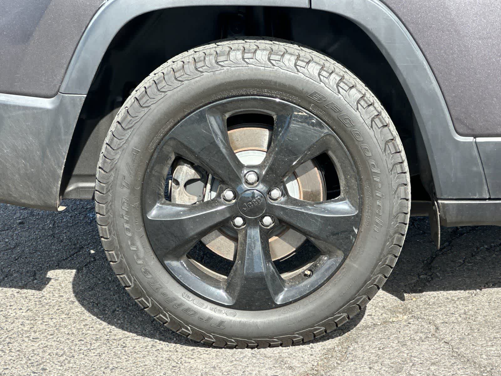 Thumbnail: 2020 Jeep Cherokee - 27