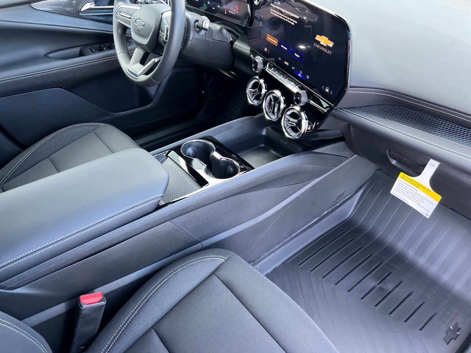 Thumbnail: 2026 Chevrolet Blazer EV - 16