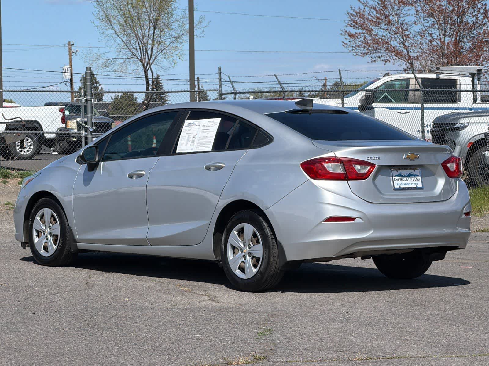 Thumbnail: 2018 Chevrolet Cruze - 6