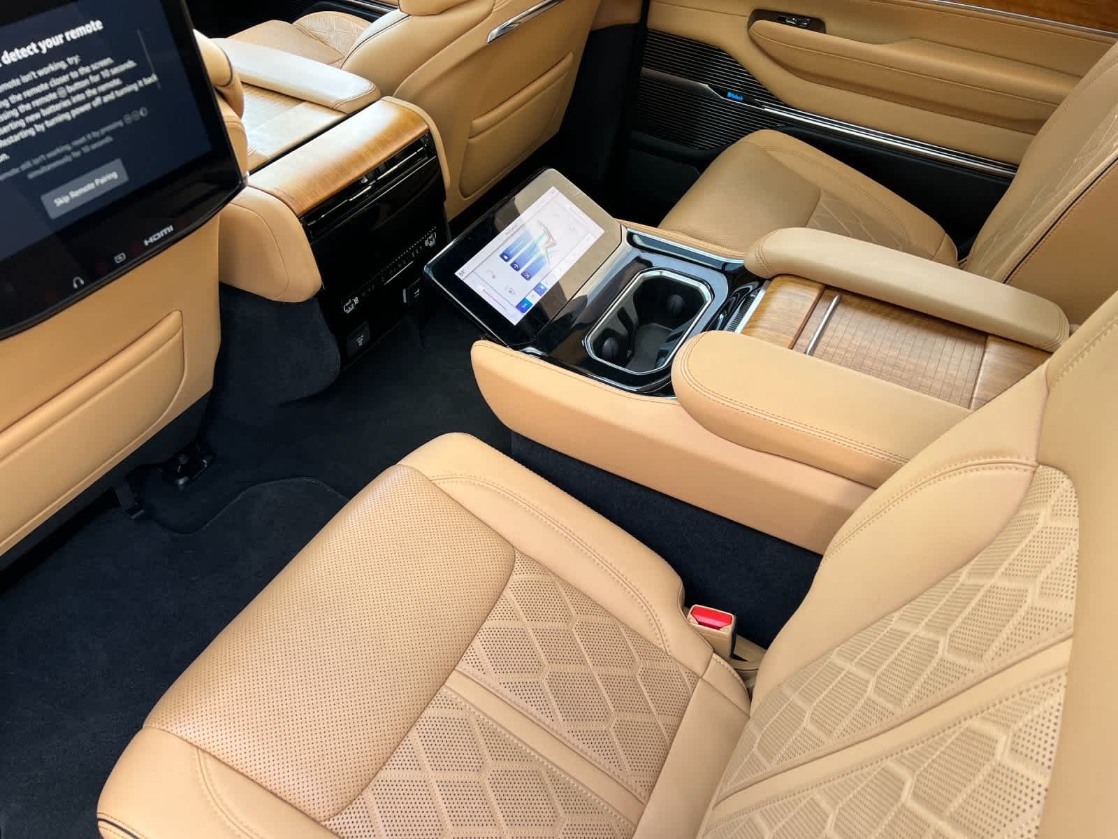 Thumbnail: 2022 Jeep Grand Wagoneer - 4