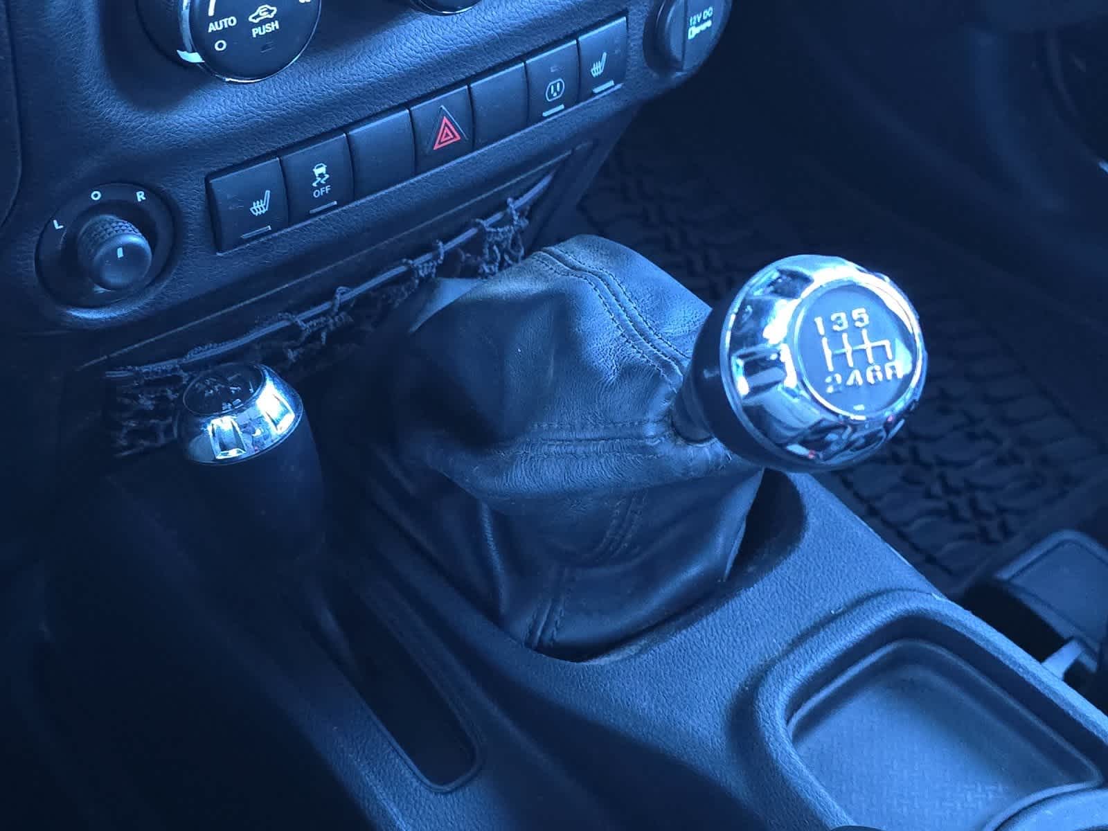 Thumbnail: 2013 Jeep Wrangler - 21