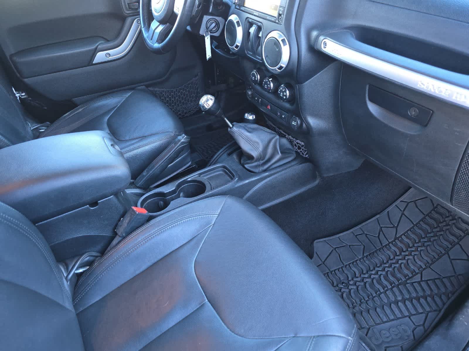 Thumbnail: 2013 Jeep Wrangler - 16