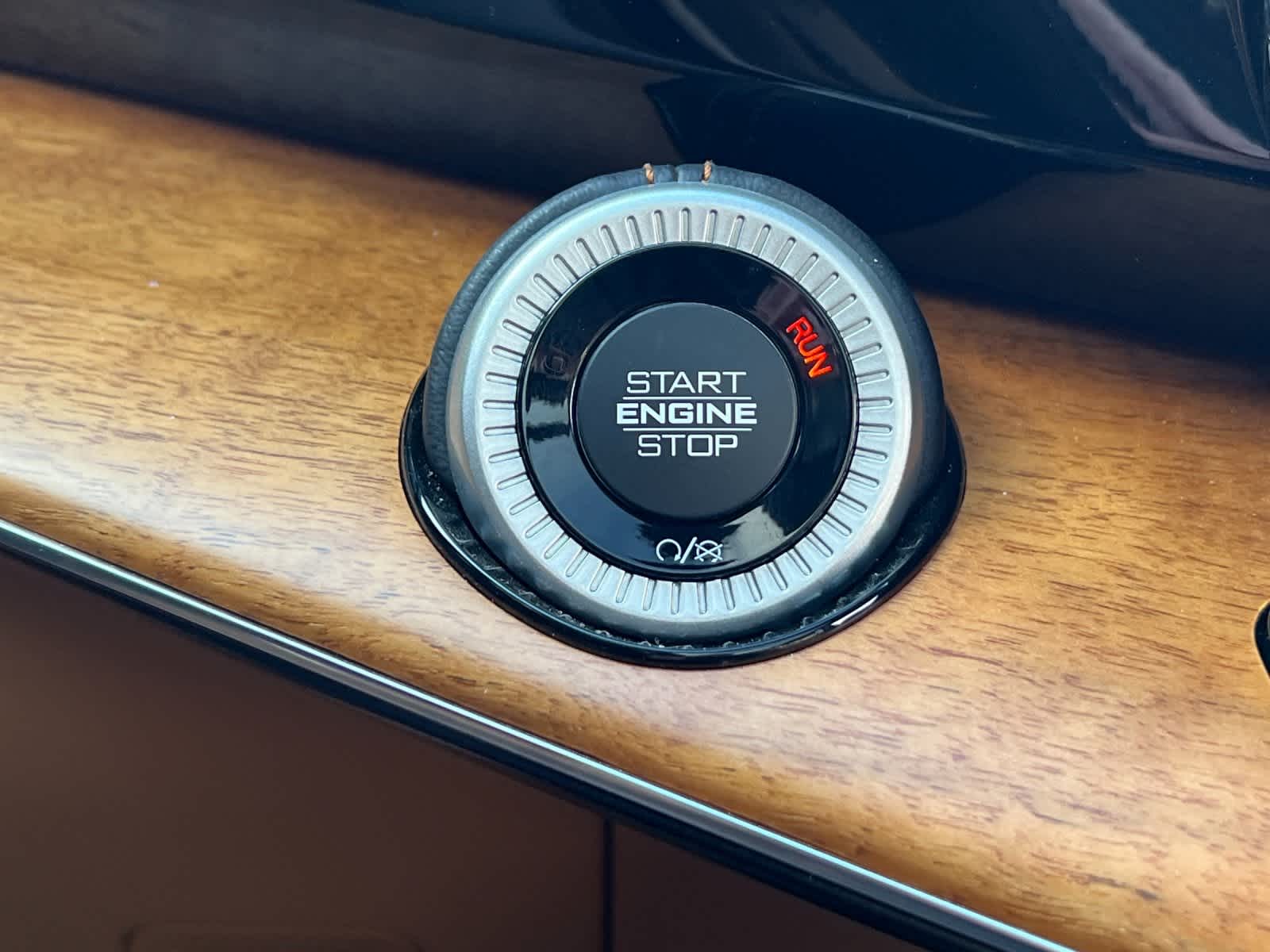 Thumbnail: 2022 Jeep Grand Wagoneer - 25