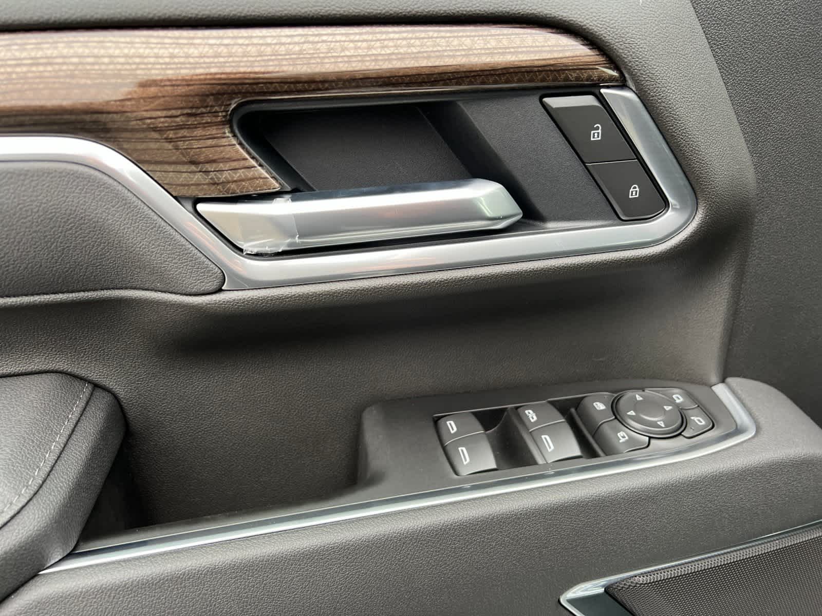 Thumbnail: 2026 Chevrolet Silverado 3500 - 12