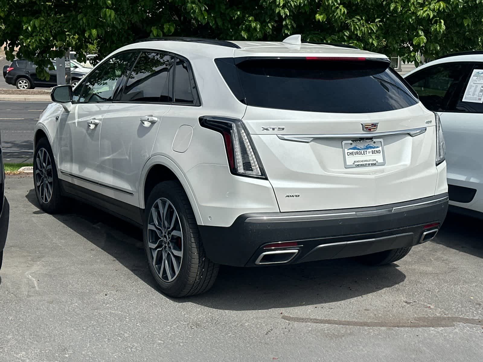 Thumbnail: 2023 Cadillac XT5 - 3