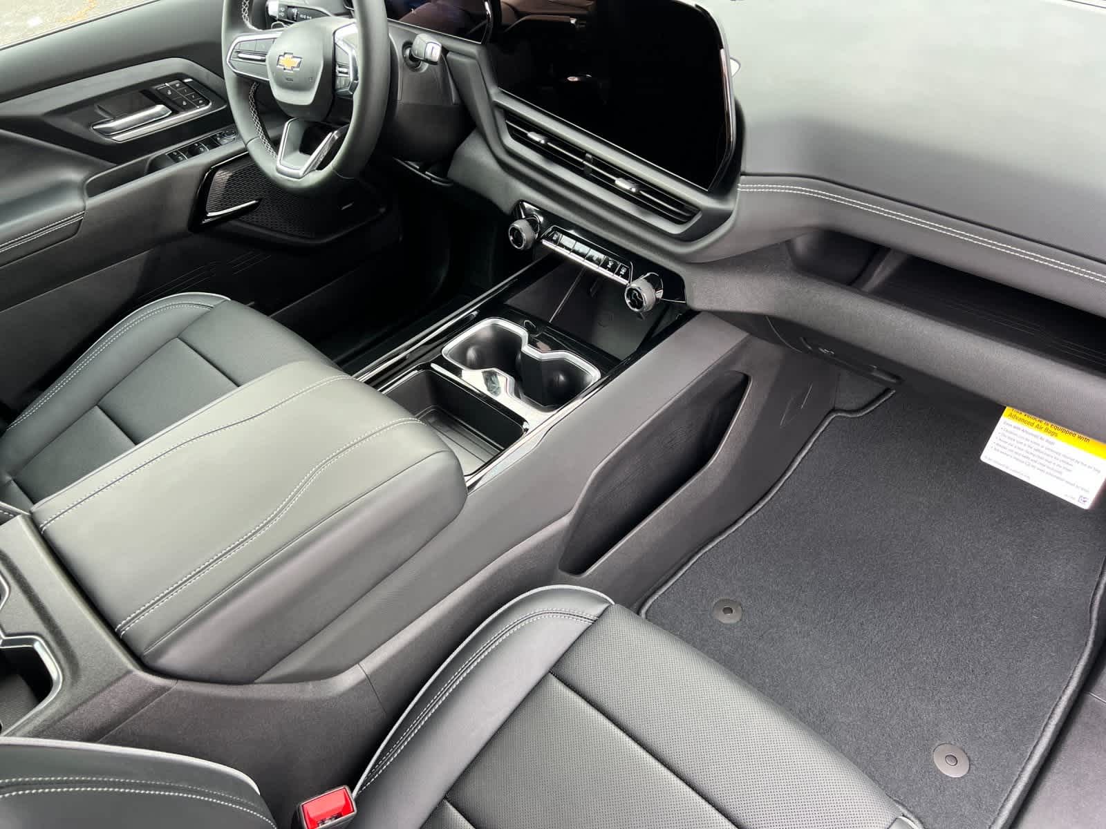 Thumbnail: 2026 Chevrolet Silverado EV - 15