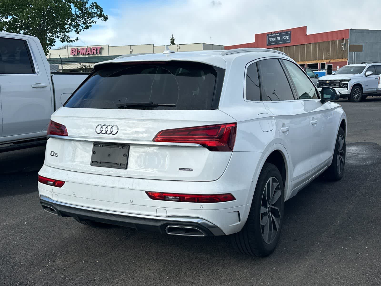 Thumbnail: 2023 Audi Q5 - 4