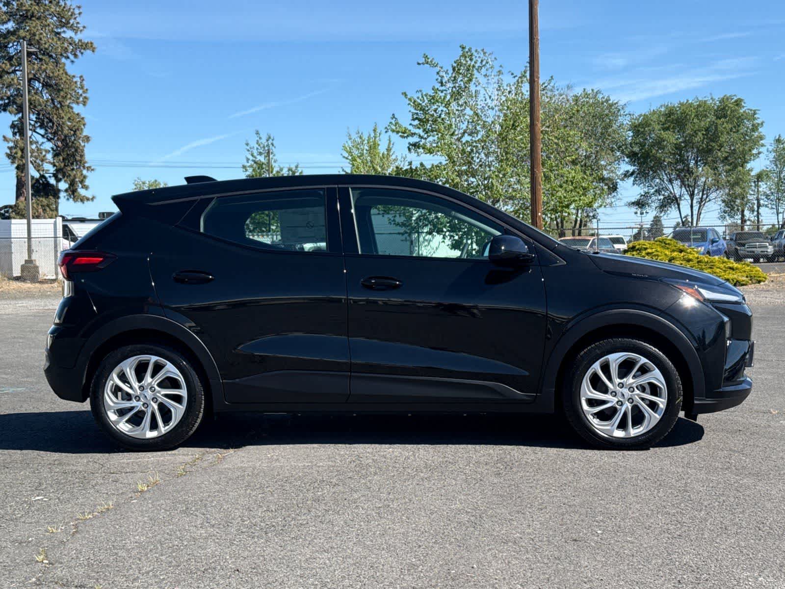 Thumbnail: 2027 Chevrolet Bolt EV - 8