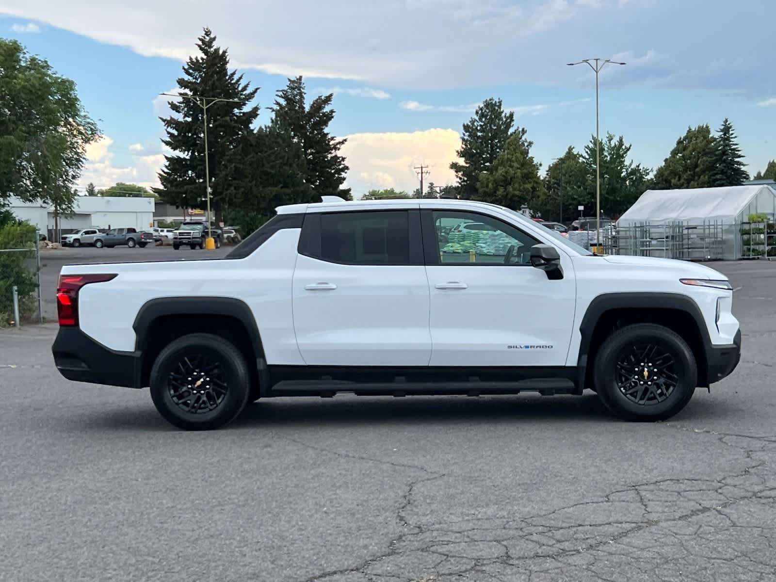 Thumbnail: 2024 Chevrolet Silverado EV - 8