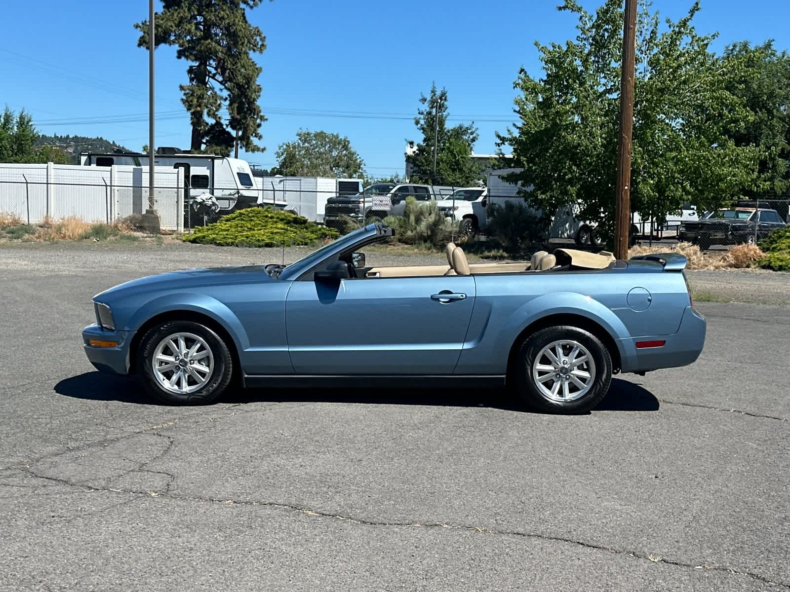 Thumbnail: 2006 Ford Mustang - 5