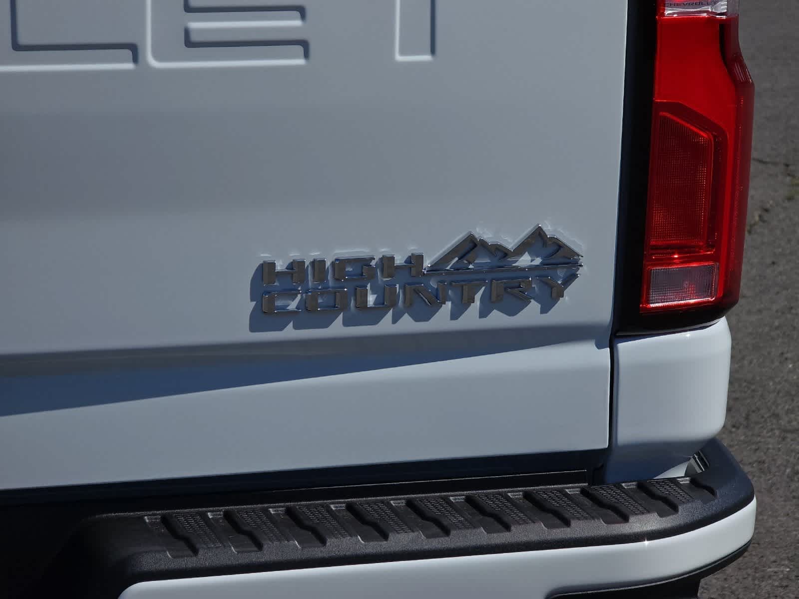 Thumbnail: 2026 Chevrolet Silverado 3500 - 26