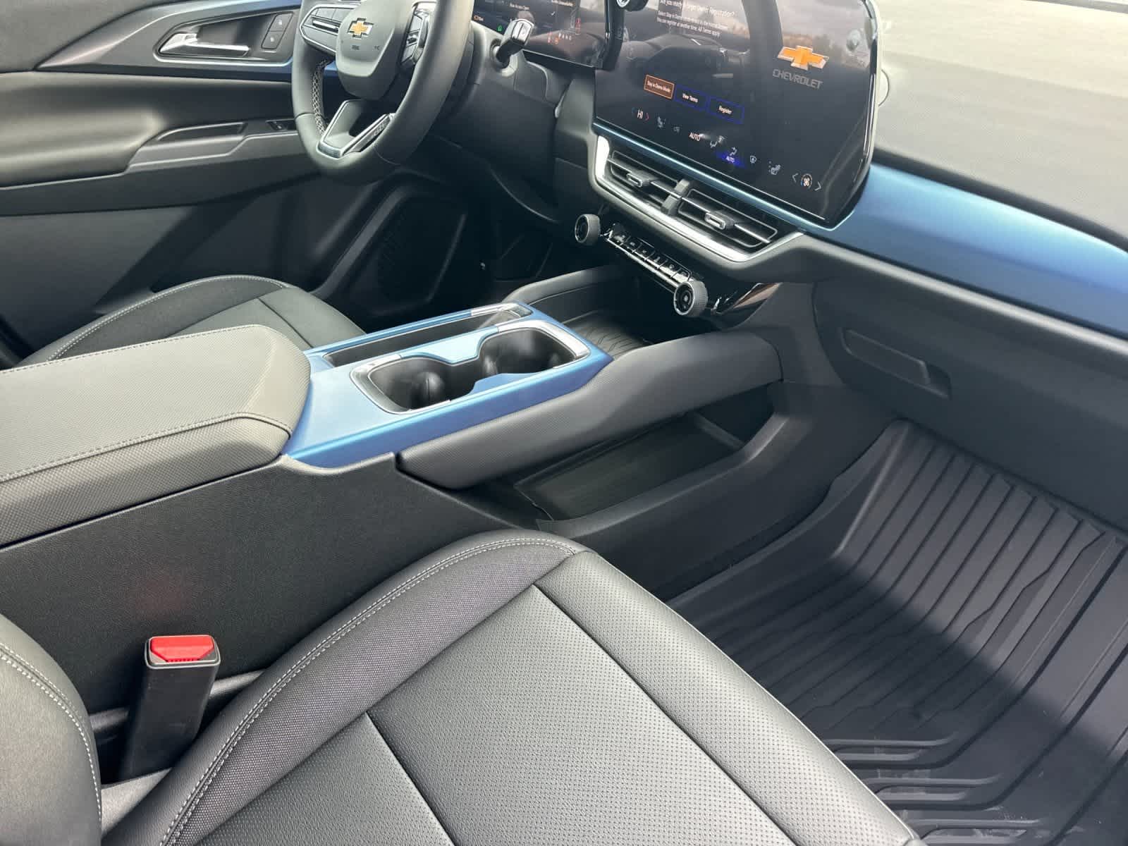 Thumbnail: 2026 Chevrolet Equinox - 16