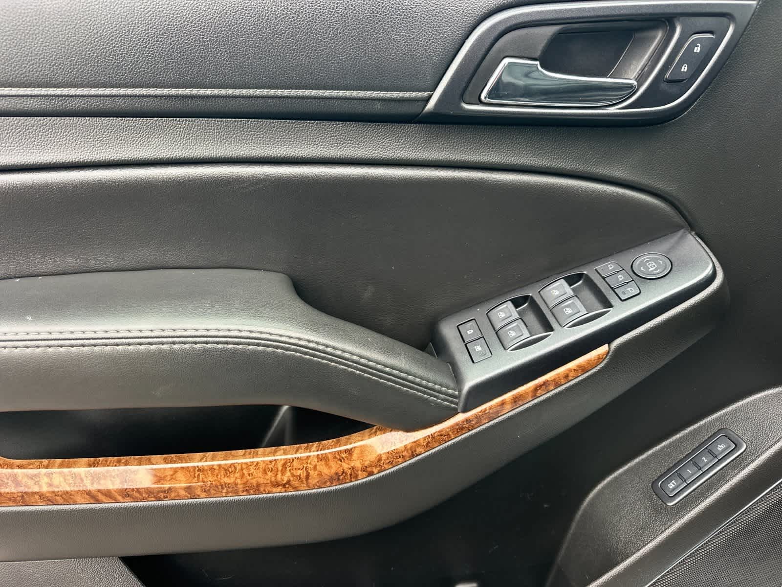 Thumbnail: 2018 Chevrolet Suburban - 12