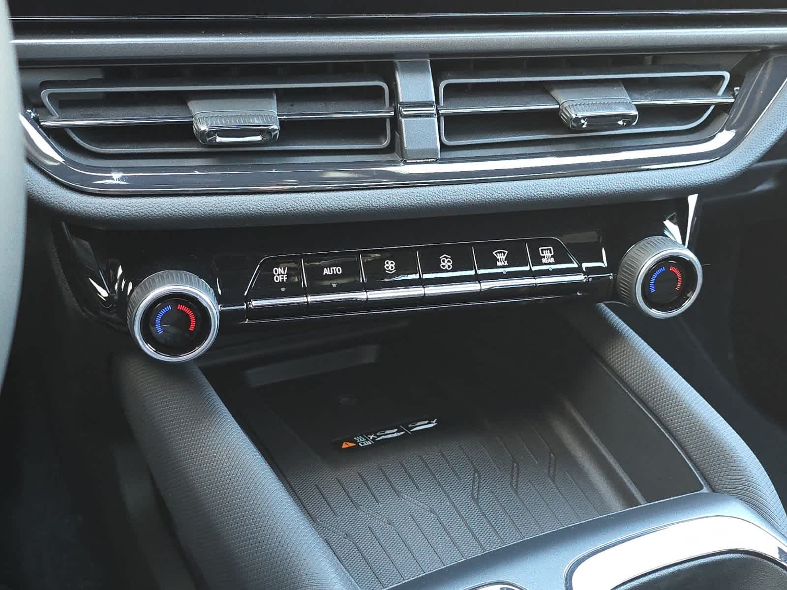 Thumbnail: 2026 Chevrolet Equinox - 21