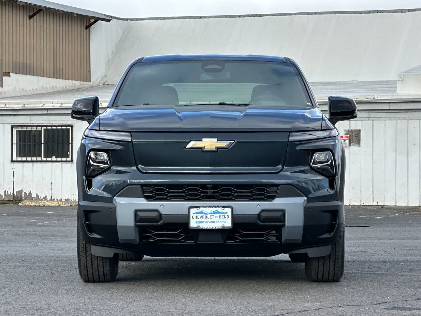 Thumbnail: 2026 Chevrolet Silverado EV - 10