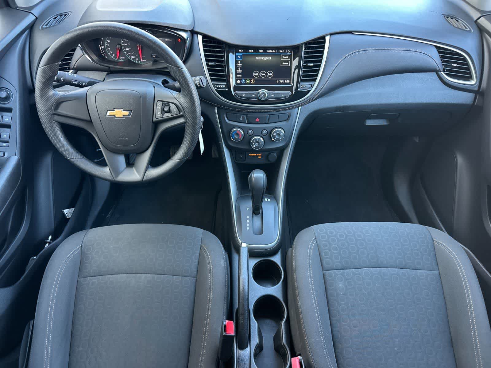 Thumbnail: 2018 Chevrolet Trax - 3