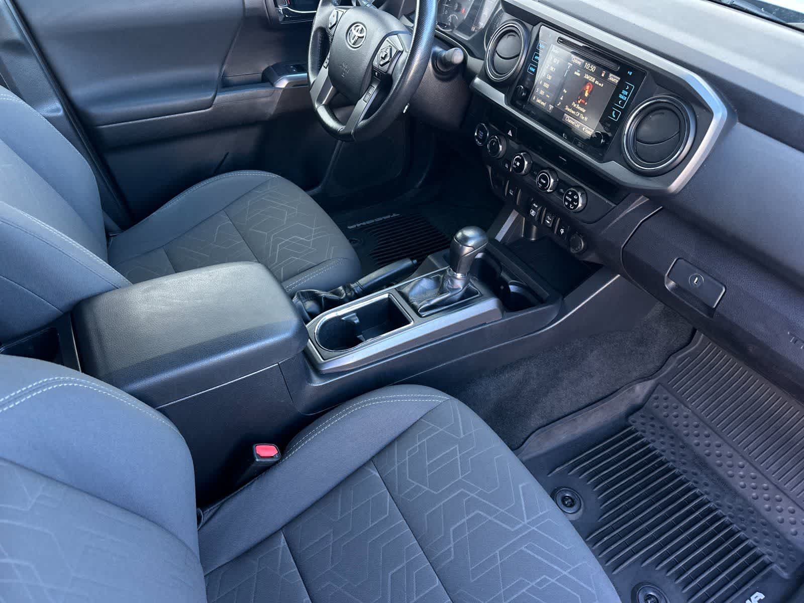 Thumbnail: 2018 Toyota Tacoma - 15